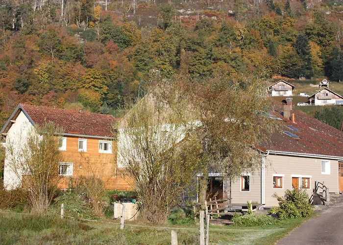 Holiday home Chez Marguerite Au Menil Jardin Terrasse