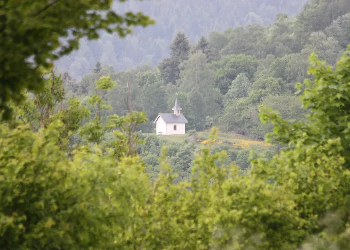 Chez Marguerite Au Menil Jardin Terrasse Holiday home *