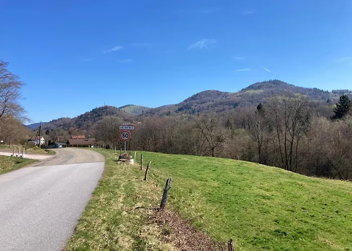 Holiday home Chez Marguerite Au Menil Jardin Terrasse *