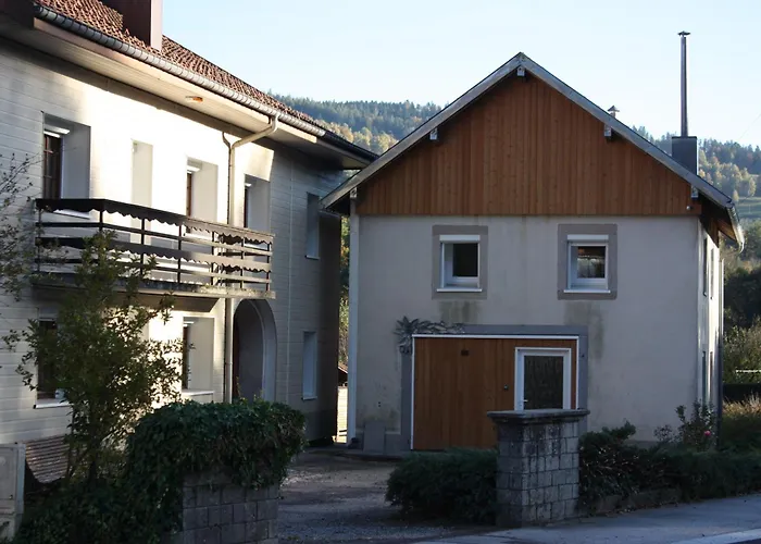 Chez Marguerite Au Menil Jardin Terrasse Holiday home Le Menil